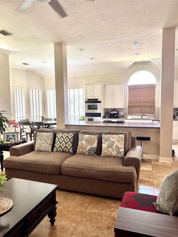 3 Rockledge Drive, The Woodlands, TX 77382