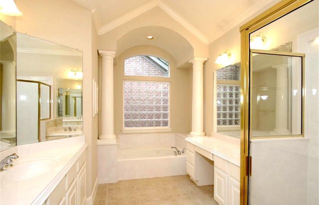 3 Rockledge Drive, The Woodlands, TX 77382