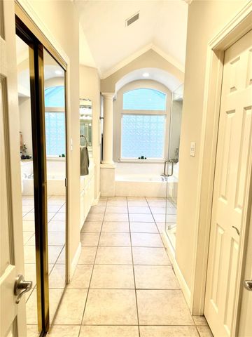 3 Rockledge Drive, The Woodlands, TX 77382