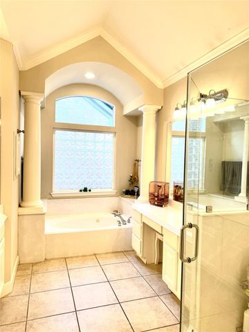 3 Rockledge Drive, The Woodlands, TX 77382