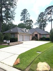 3 Rockledge Drive, The Woodlands, TX 77382