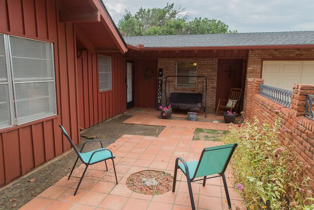 1311 Holiday Drive, Plainview, TX 79072