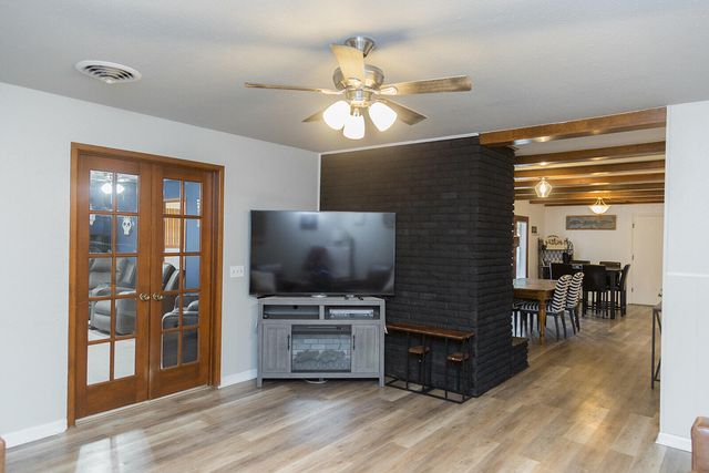 1311 Holiday Drive, Plainview, TX 79072