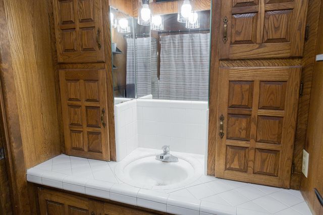 1311 Holiday Drive, Plainview, TX 79072