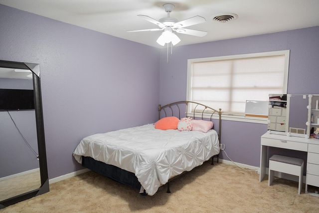 1311 Holiday Drive, Plainview, TX 79072