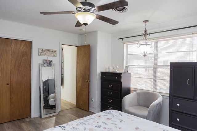 1311 Holiday Drive, Plainview, TX 79072