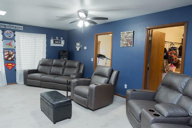 1311 Holiday Drive, Plainview, TX 79072