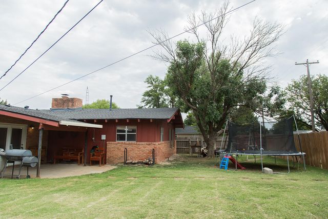 1311 Holiday Drive, Plainview, TX 79072