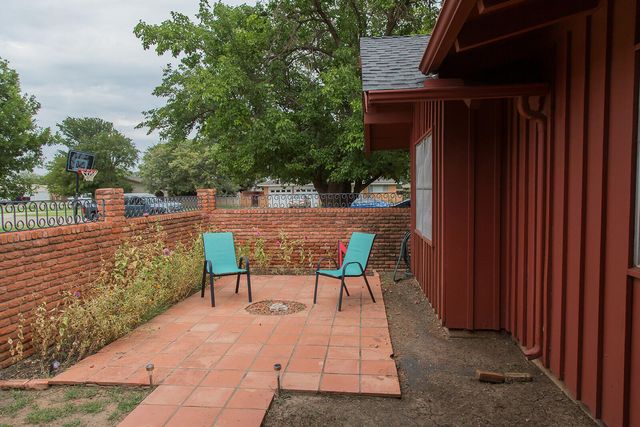 1311 Holiday Drive, Plainview, TX 79072