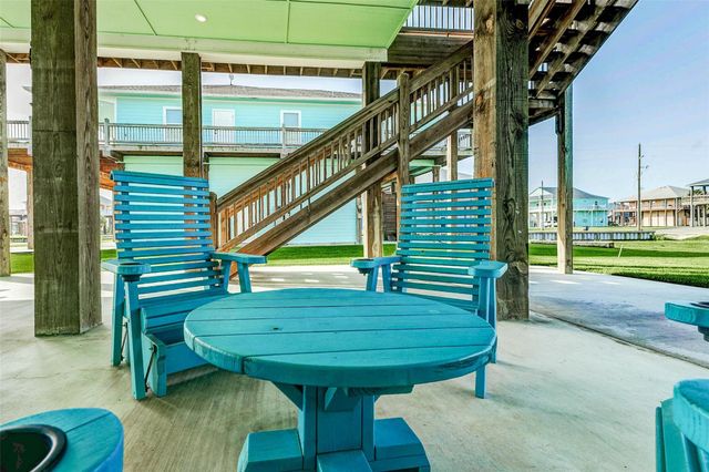 951 Kenlyn Drive, Port Bolivar, TX 77650