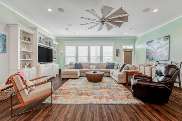 951 Kenlyn Drive, Port Bolivar, TX 77650