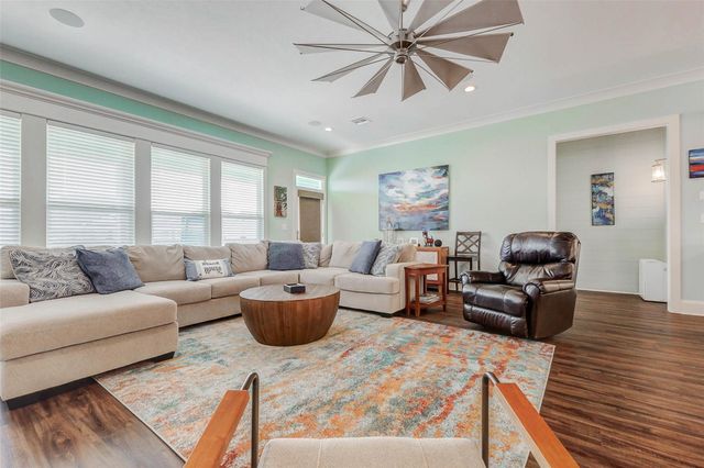 951 Kenlyn Drive, Port Bolivar, TX 77650