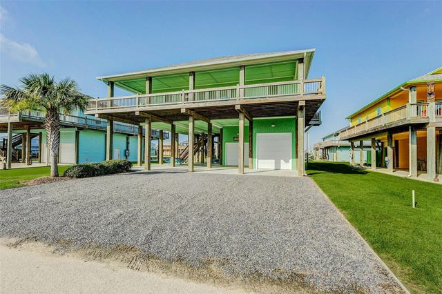 951 Kenlyn Drive, Port Bolivar, TX 77650