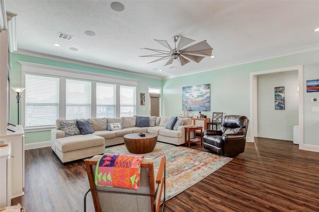 951 Kenlyn Drive, Port Bolivar, TX 77650