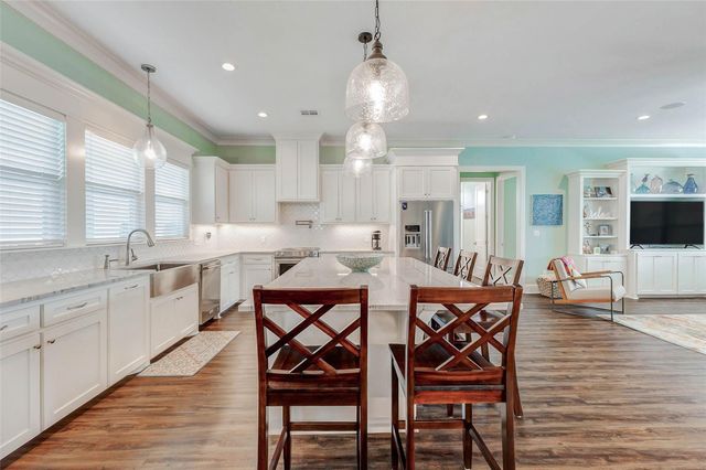 951 Kenlyn Drive, Port Bolivar, TX 77650