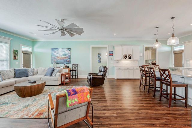 951 Kenlyn Drive, Port Bolivar, TX 77650