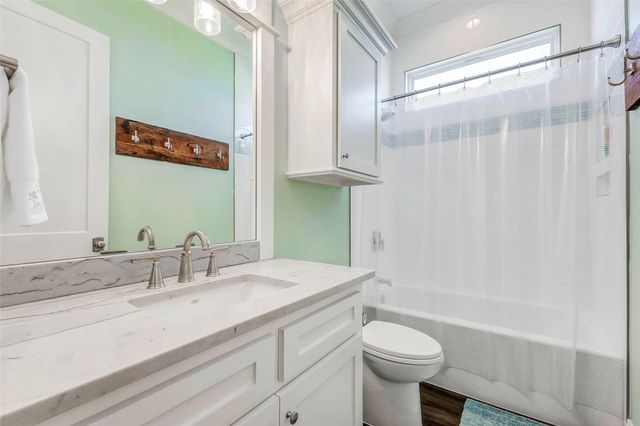 951 Kenlyn Drive, Port Bolivar, TX 77650