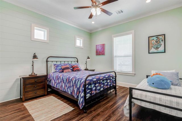 951 Kenlyn Drive, Port Bolivar, TX 77650