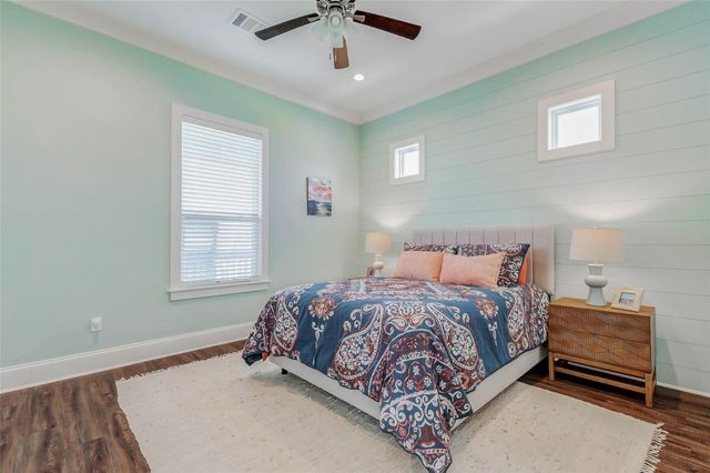 951 Kenlyn Drive, Port Bolivar, TX 77650