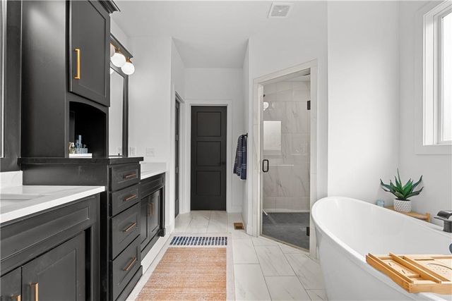 9104 SW 10th Terrace, Lee's Summit, MO 64064