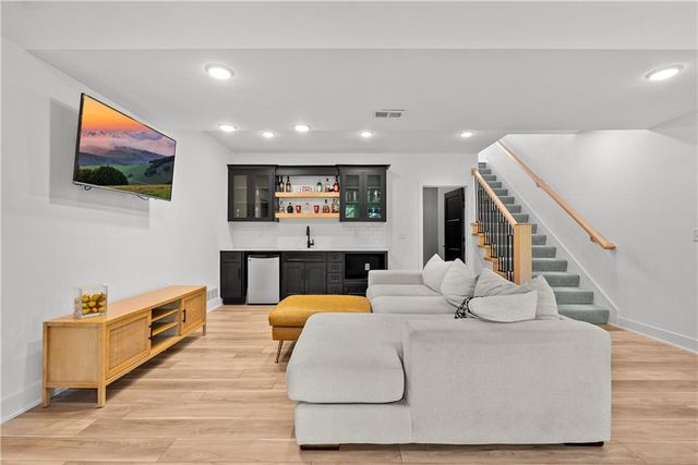 9104 SW 10th Terrace, Lee's Summit, MO 64064