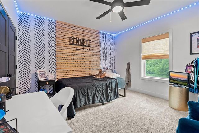 9104 SW 10th Terrace, Lee's Summit, MO 64064
