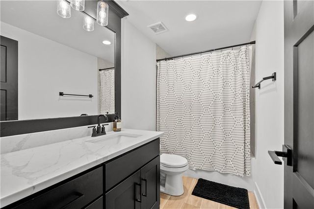 9104 SW 10th Terrace, Lee's Summit, MO 64064