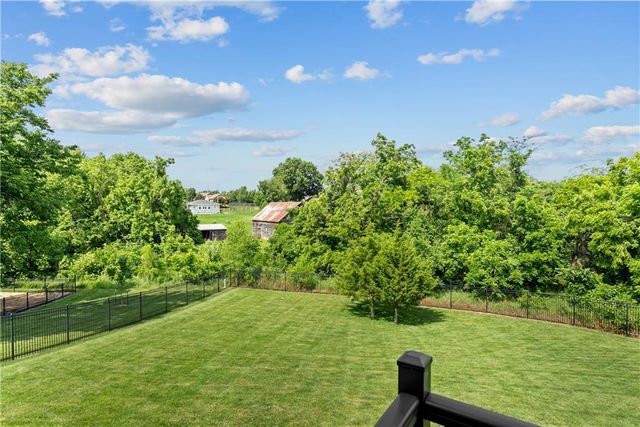 9104 SW 10th Terrace, Lee's Summit, MO 64064