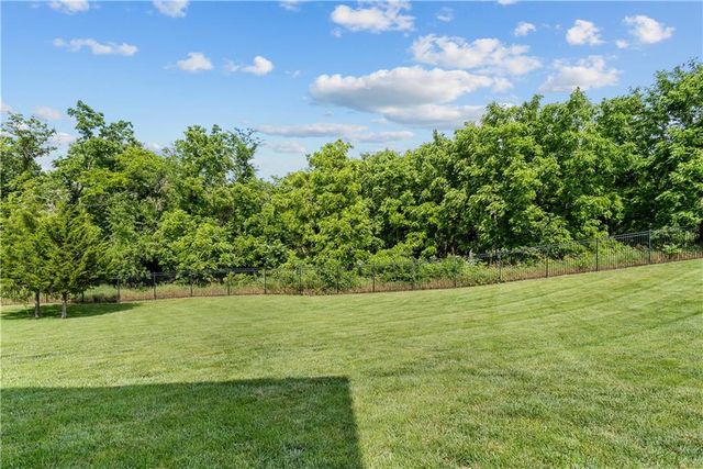 9104 SW 10th Terrace, Lee's Summit, MO 64064
