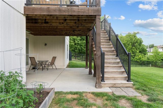 9104 SW 10th Terrace, Lee's Summit, MO 64064