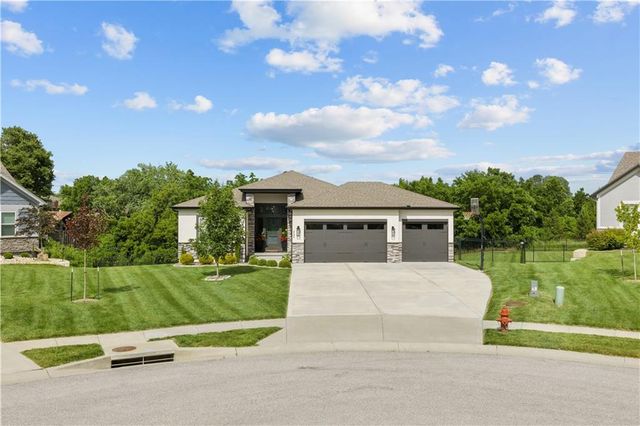 9104 SW 10th Terrace, Lee's Summit, MO 64064