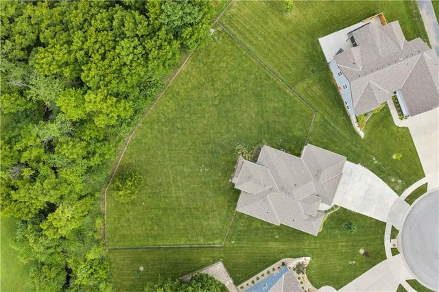 9104 SW 10th Terrace, Lee's Summit, MO 64064