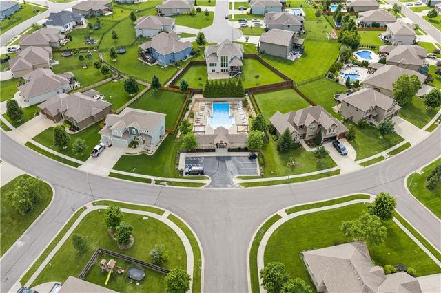 9104 SW 10th Terrace, Lee's Summit, MO 64064
