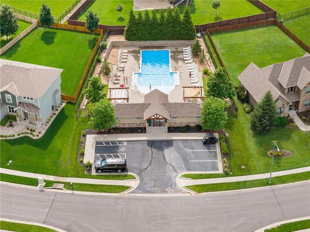9104 SW 10th Terrace, Lee's Summit, MO 64064