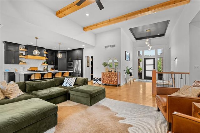 9104 SW 10th Terrace, Lee's Summit, MO 64064