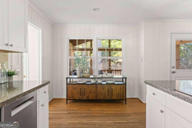 1677 Rochelle Drive, Dunwoody, GA 30338