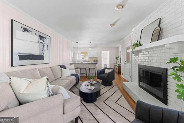 1677 Rochelle Drive, Dunwoody, GA 30338