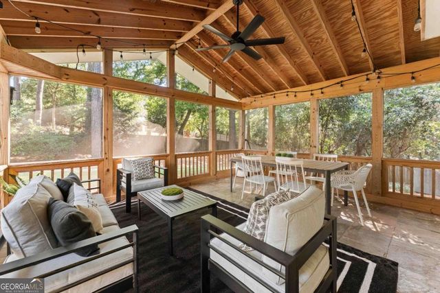 1677 Rochelle Drive, Dunwoody, GA 30338