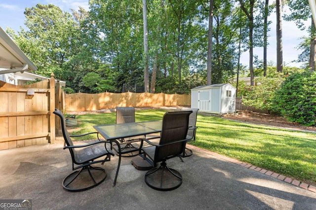 1677 Rochelle Drive, Dunwoody, GA 30338