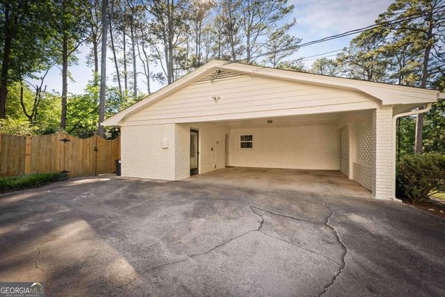 1677 Rochelle Drive, Dunwoody, GA 30338