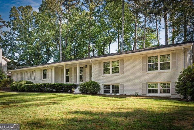 1677 Rochelle Drive, Dunwoody, GA 30338