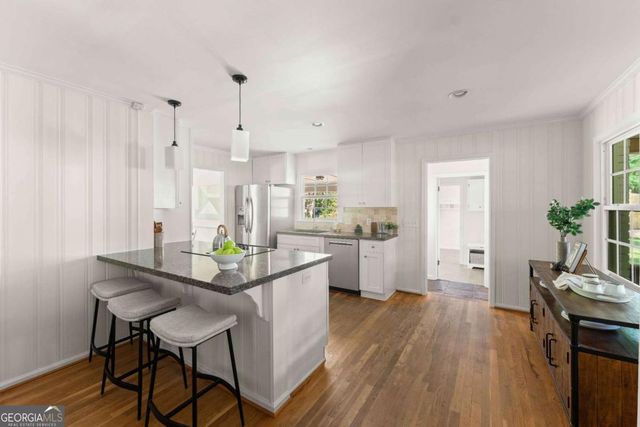 1677 Rochelle Drive, Dunwoody, GA 30338