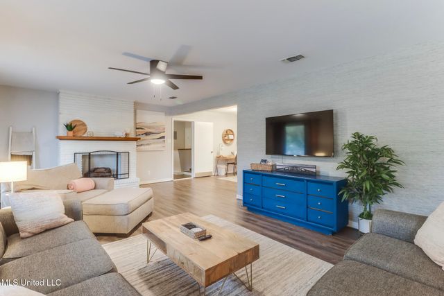 807 Mills Avenue, Gulfport, MS 39501