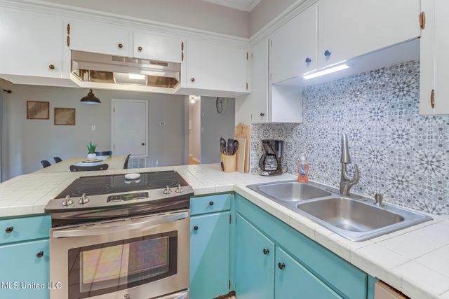 807 Mills Avenue, Gulfport, MS 39501