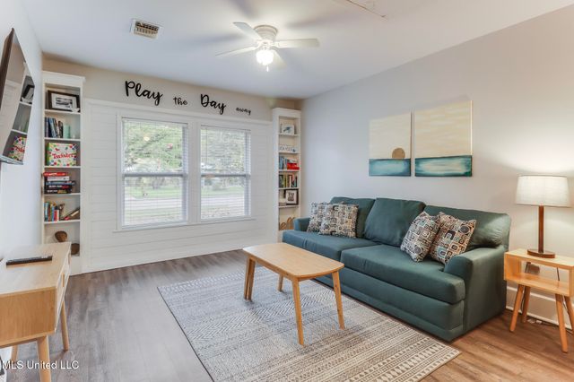 807 Mills Avenue, Gulfport, MS 39501