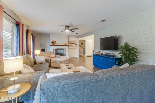 807 Mills Avenue, Gulfport, MS 39501