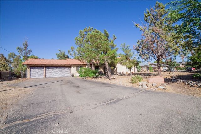 8899 Camphor Avenue, Hesperia, CA 92345