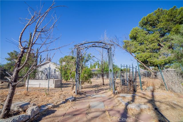 8899 Camphor Avenue, Hesperia, CA 92345
