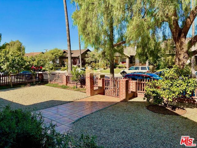 2130 W 29th Place, Los Angeles, CA 90018