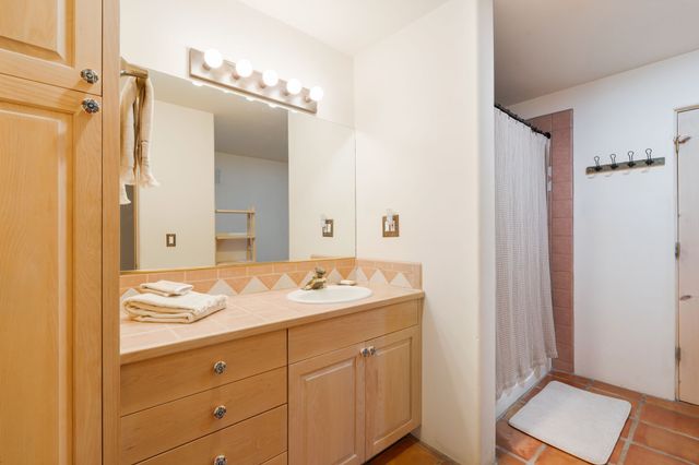 680 La Viveza Court, Santa Fe, NM 87501
